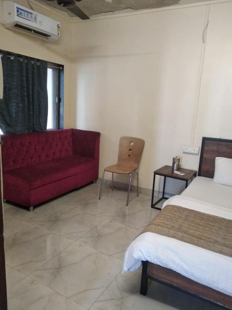 Hotel Sarika Murbād Exterior foto