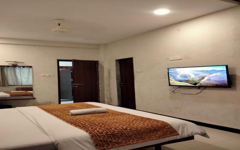 Hotel Sarika Murbād Exterior foto